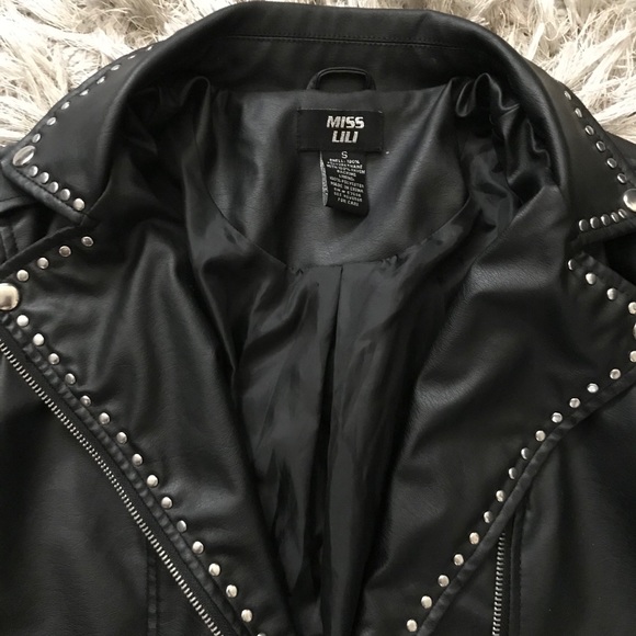 Jacket 🧥 - Picture 3 of 3